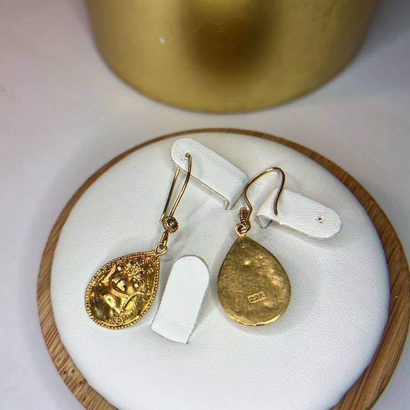 pls dont buy its sold!Solid 22kt yellow gold pure and 100% authentic earrings - Picture 5 of 7